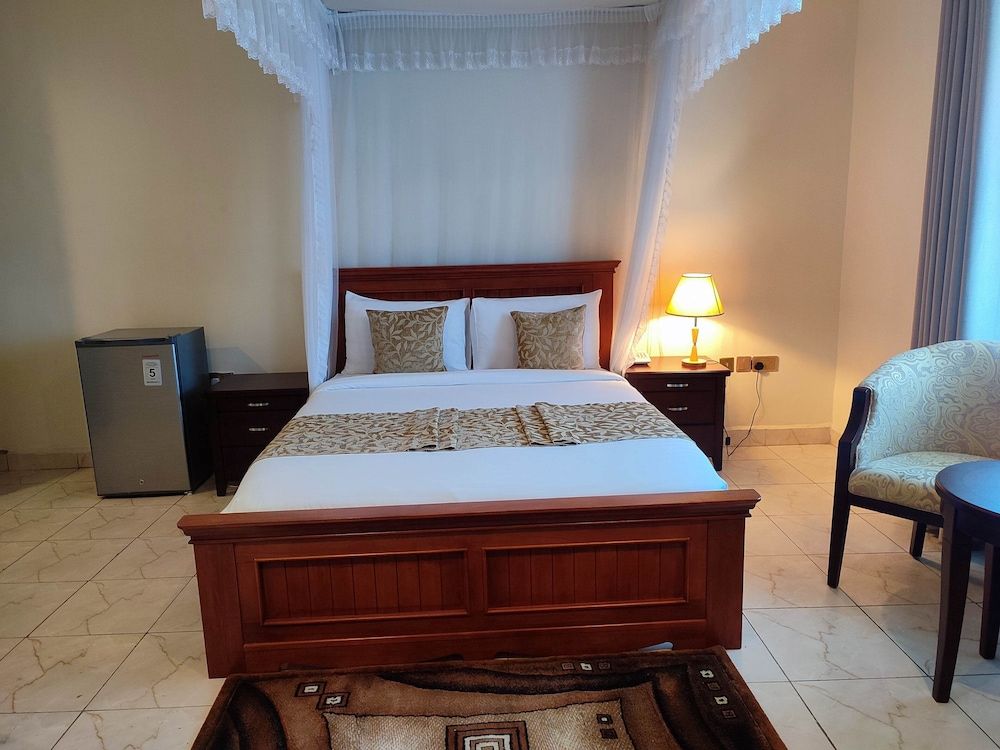 Koki Hotel Standard room with windows 6