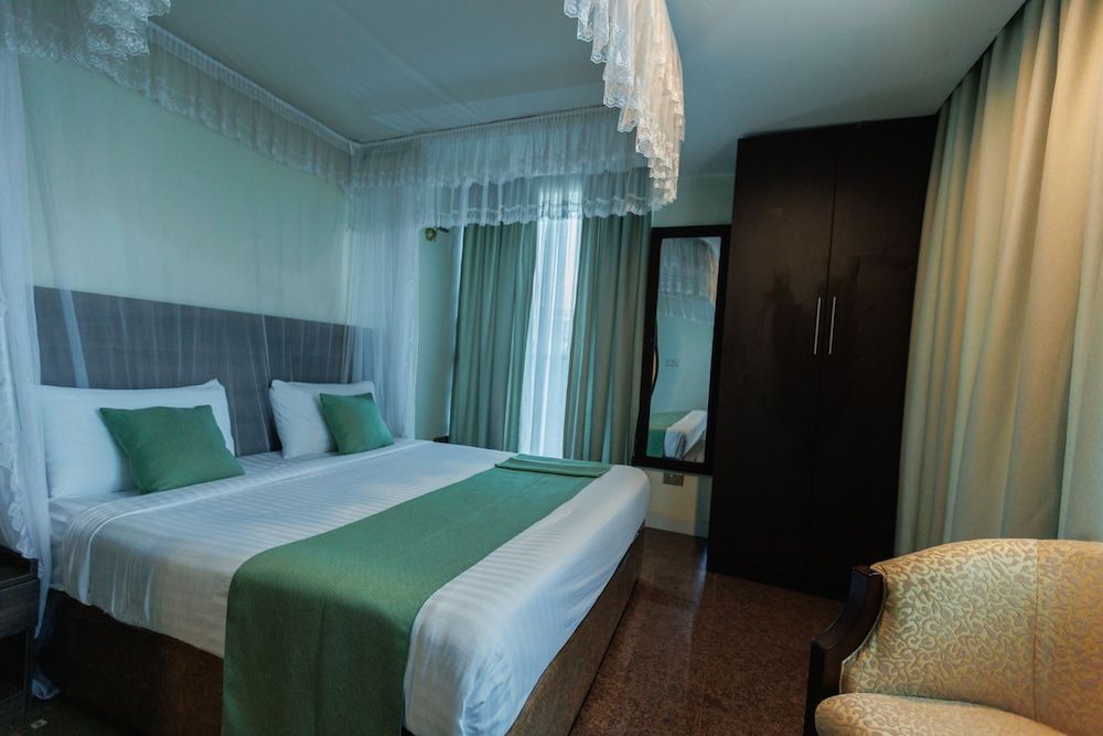 Koki Hotel Deluxe Room with City view 13