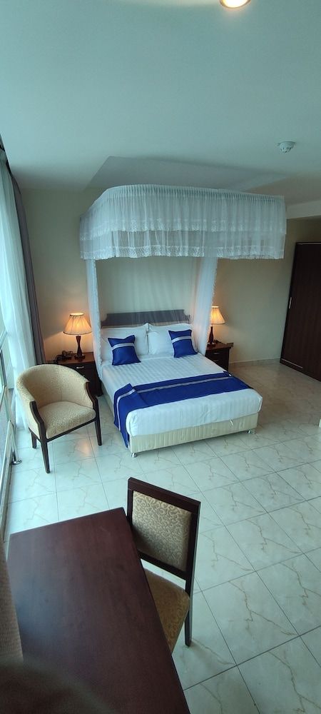 Koki Hotel Deluxe Room with City view 6