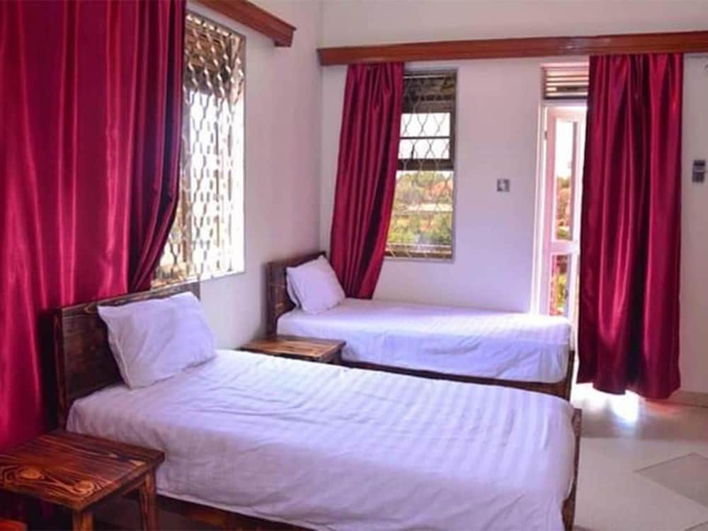 Apartment, 3 Bedrooms, Smoking, Balcony