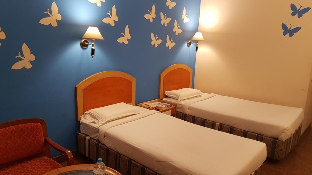 Kamat Lingapur Hotel Standard Room 4