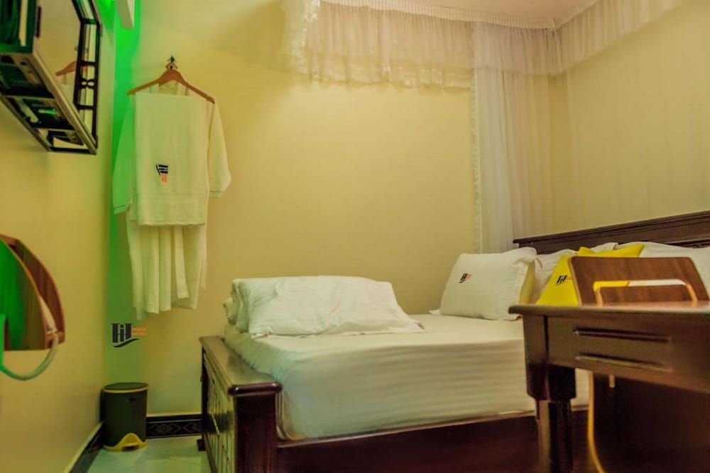 Imara Hotel Standard Double Room 3