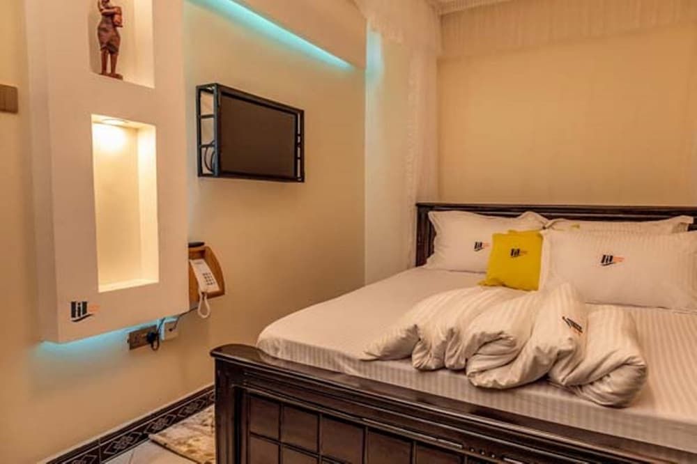 Imara Hotel Deluxe Room 5