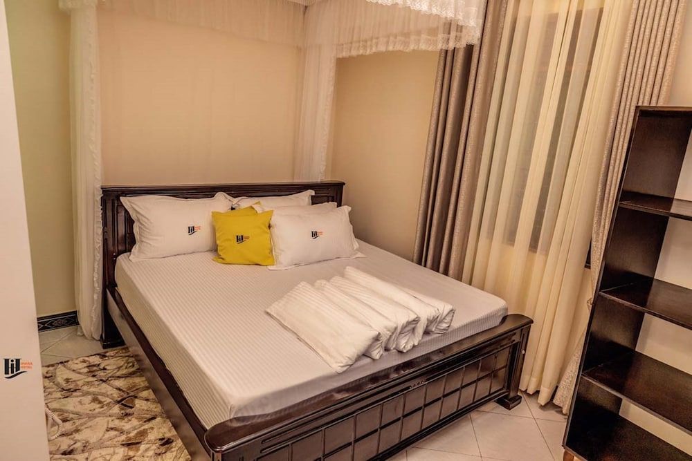 Imara Hotel Deluxe Room 7