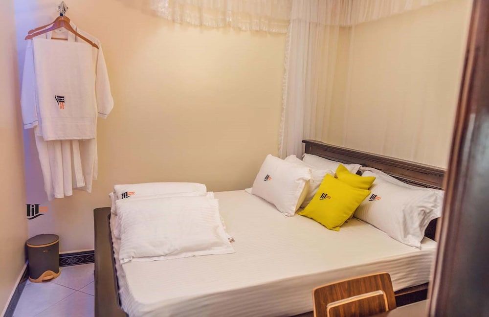 Imara Hotel Standard Double Room 2