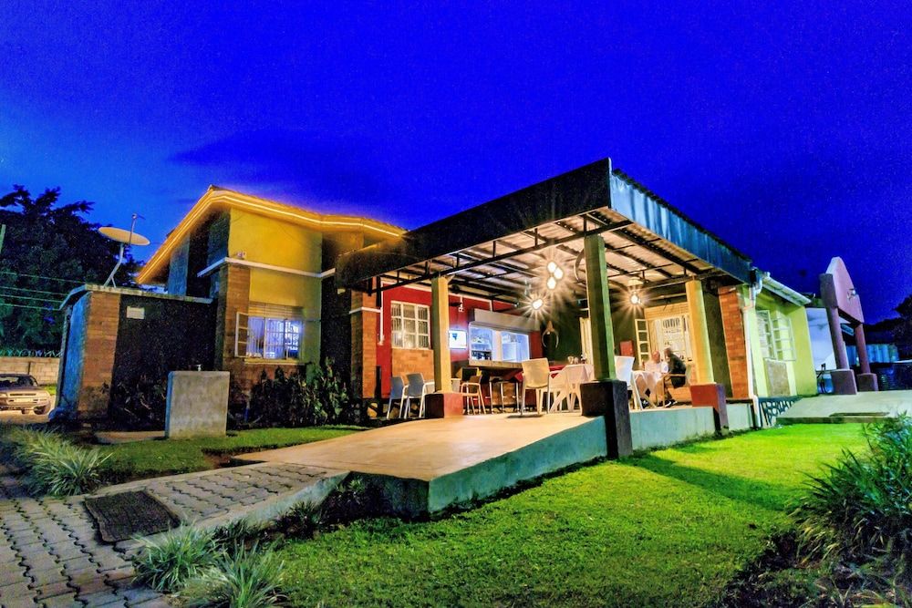 Frontiers Hotel Entebbe Double Room, Private Bathroom (King) 10