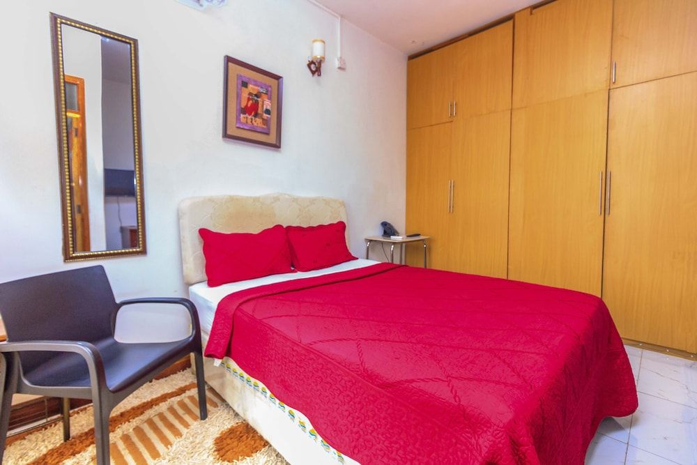 Frontiers Hotel Entebbe Double Room, Private Bathroom (King) 3