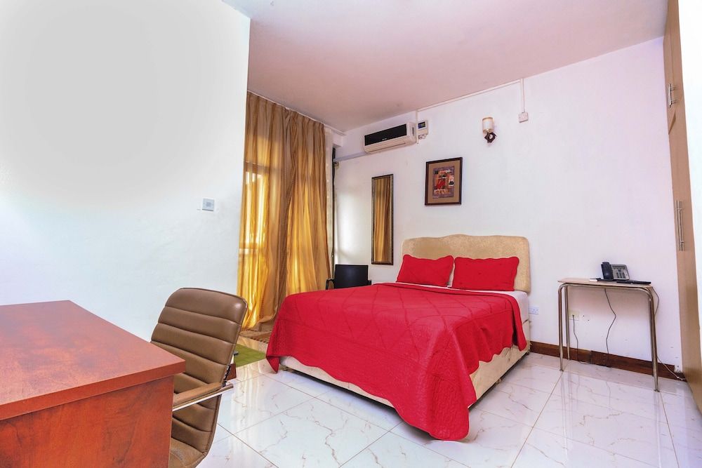 Frontiers Hotel Entebbe Double Room, Private Bathroom (King) 5