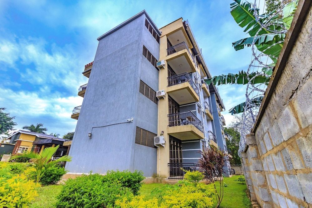 Frontiers Hotel Entebbe Double Room, Private Bathroom (King) 11