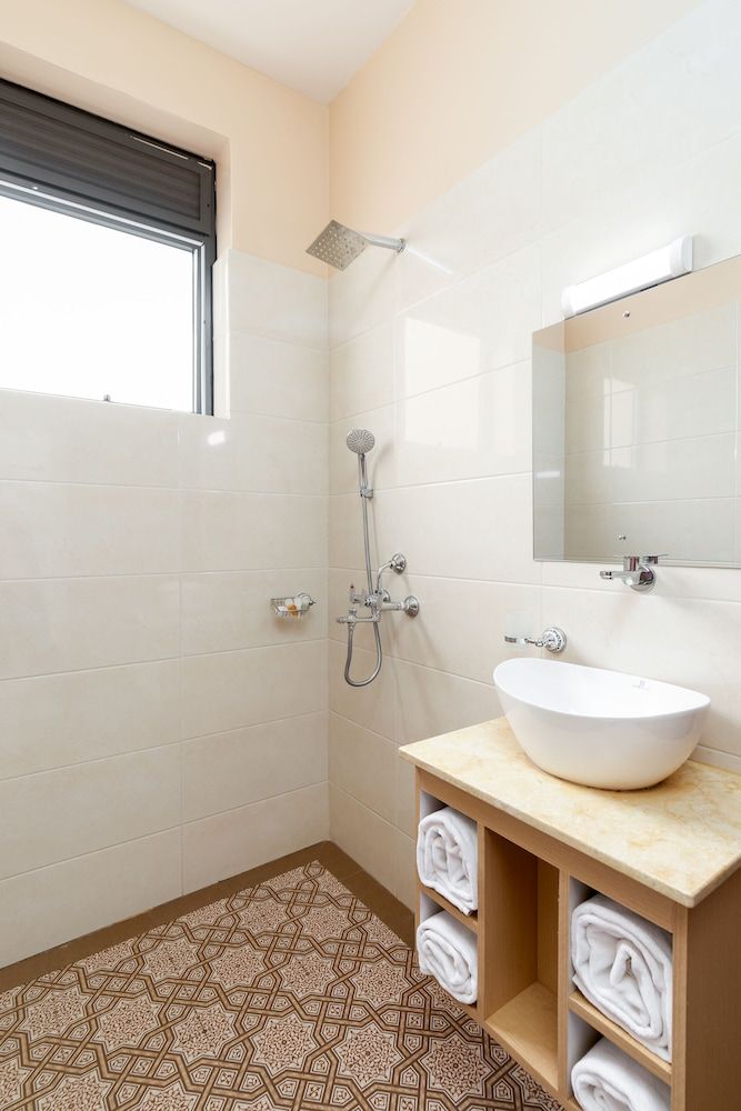 Hotel Horizon Entebbe Standard Room 5