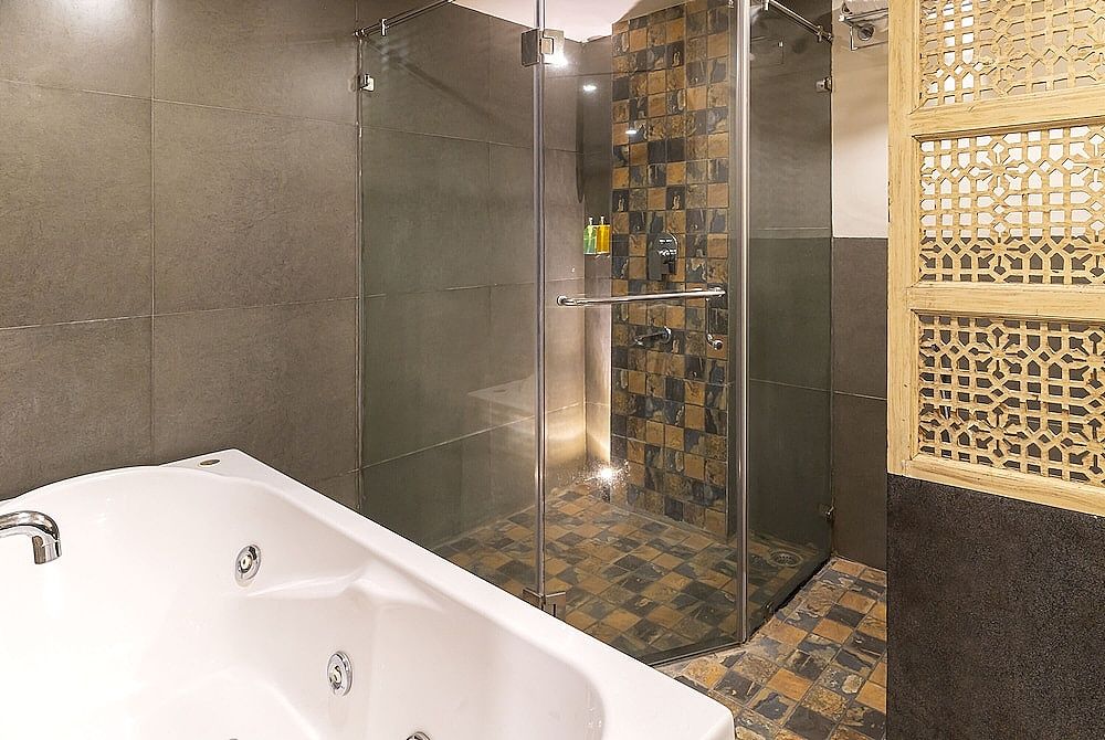 Infiniti hotel and Spa Presidential Suite Room 5