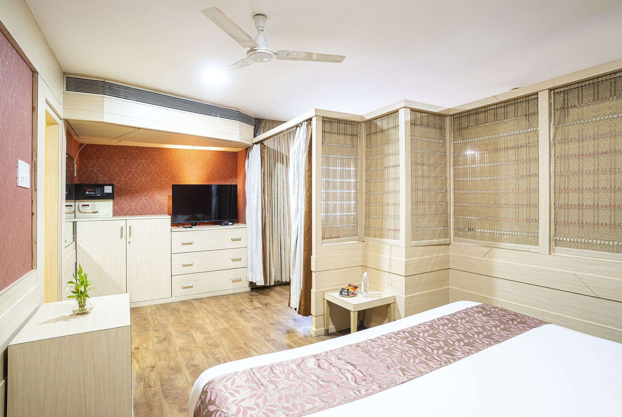 Infiniti hotel and Spa Presidential Suite Room