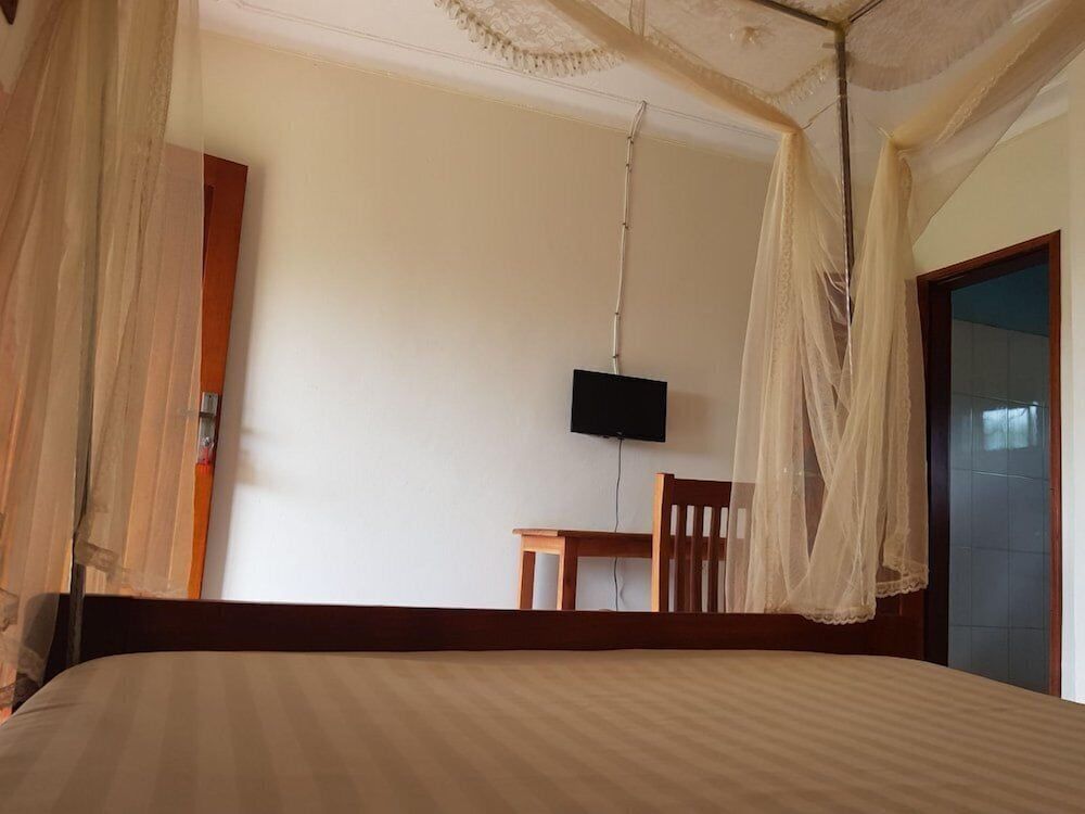 C & G Heritage Cottage Double Room 11