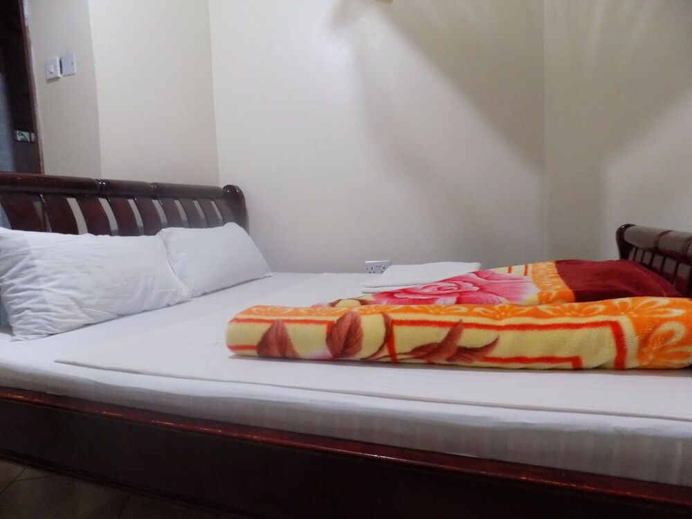 R & R Gardens Double Room, Non Smoking, Mountain View 5