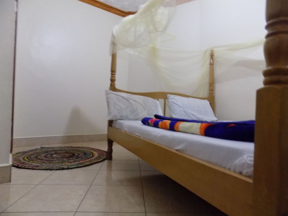 R & R Gardens Double Room, Non Smoking, Mountain View 6