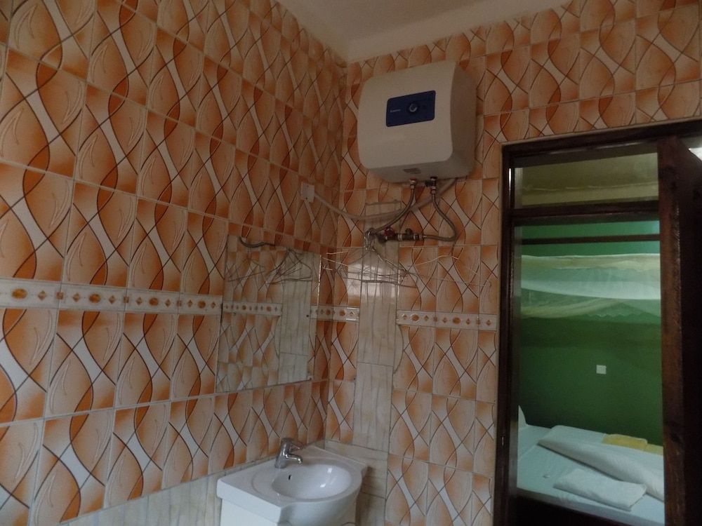 Rates Motel House 18