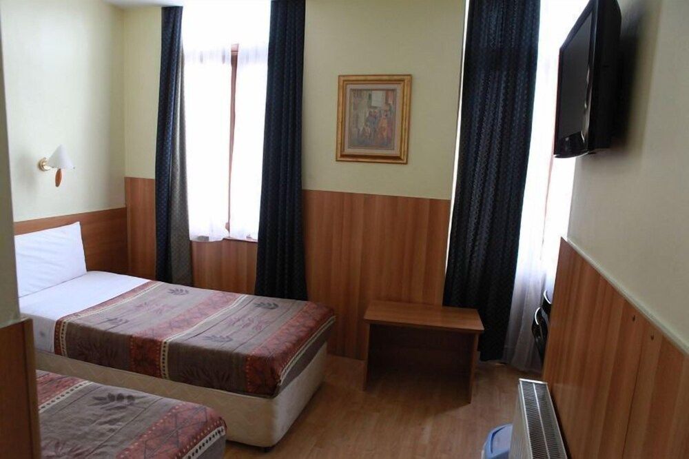 Hotel Aristote Twin Room 5