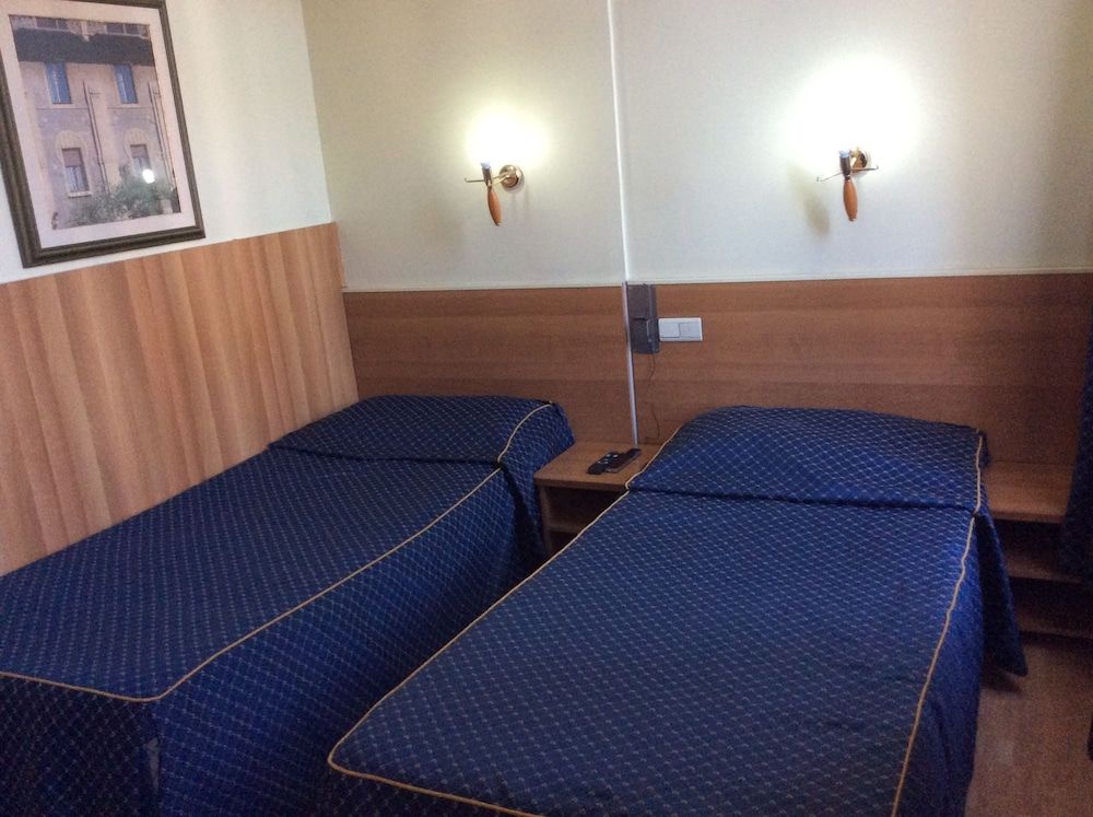 undefined Hotel Aristote 10