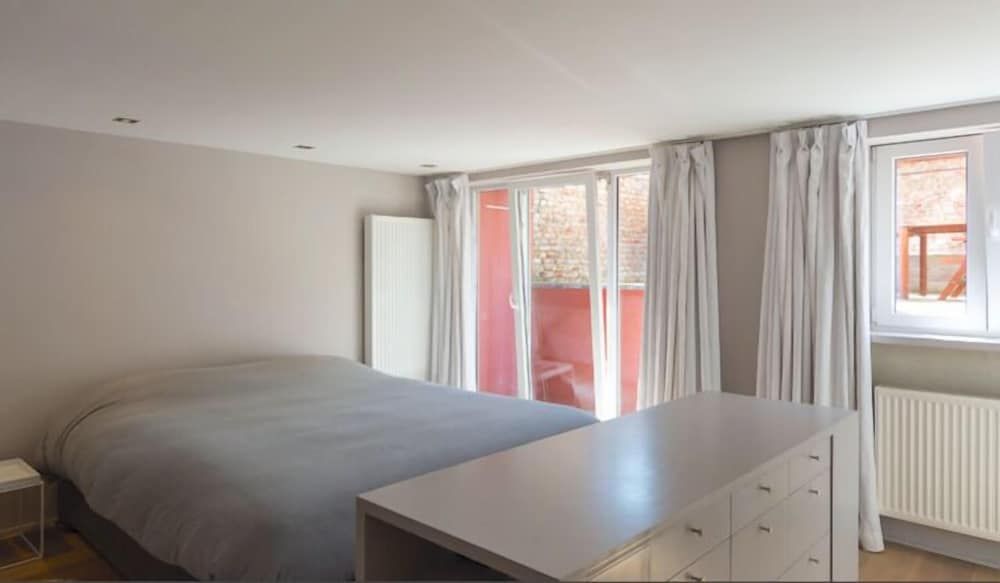 undefined Europea Brussels Design Residence Flagey 4