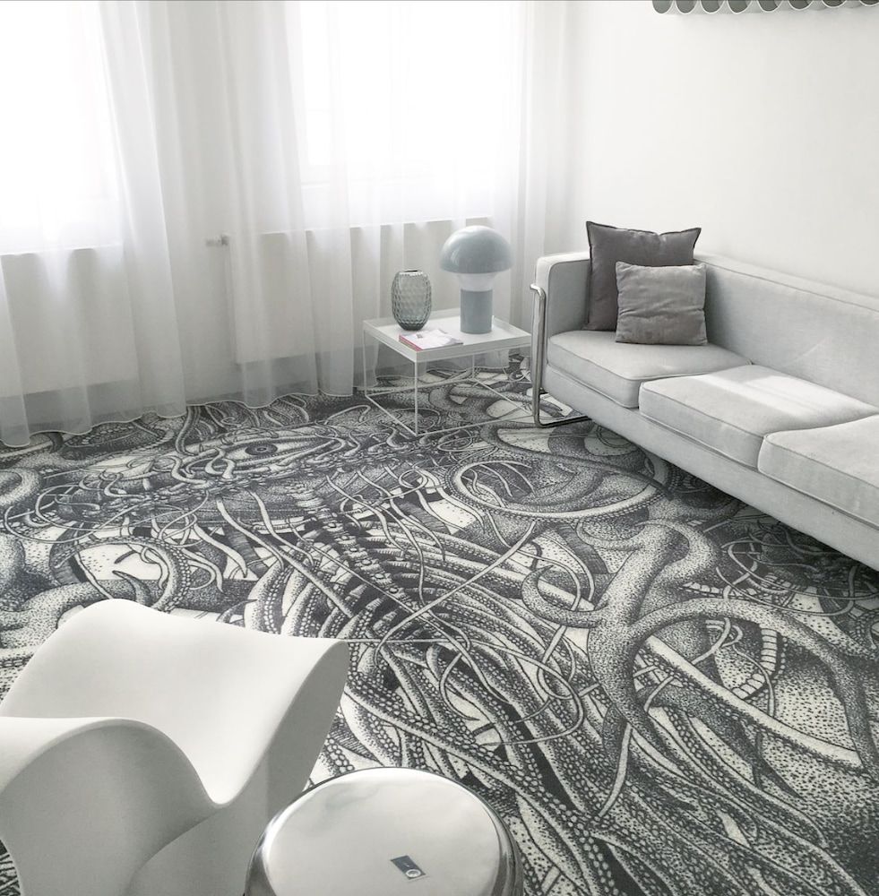 undefined White Room 5