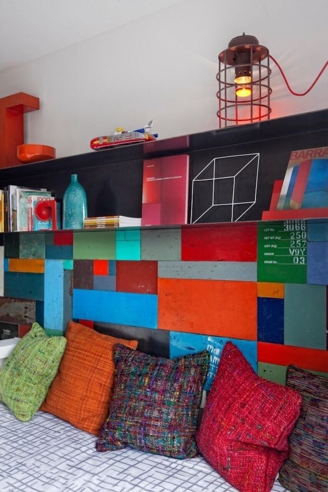 undefined Studios Curie 9