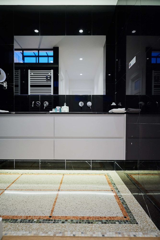 undefined Suites 124 10