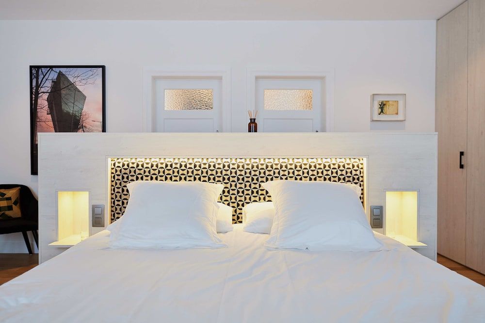 undefined Suites 124