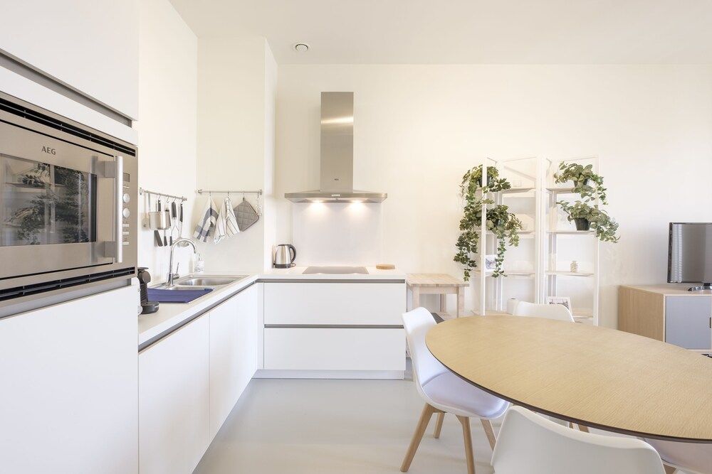 undefined Simone En Ville 6