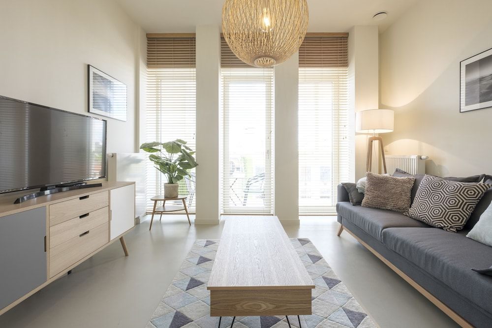 undefined Simone En Ville