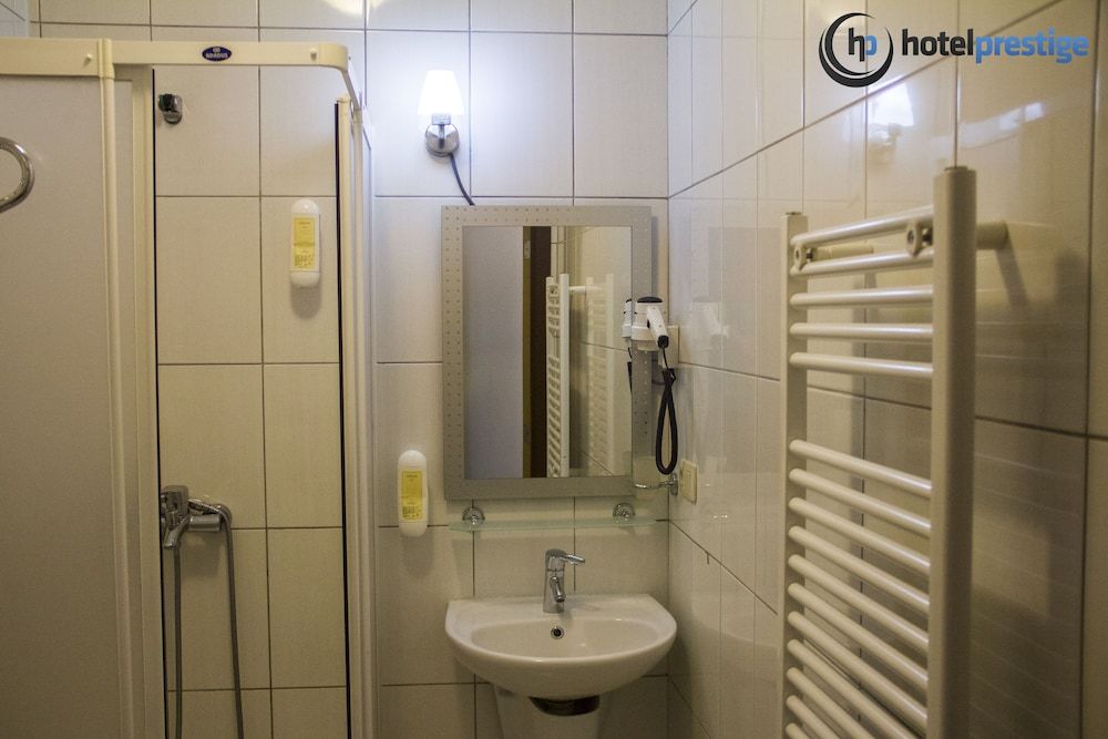 Hotel Prestige Triple Room 4