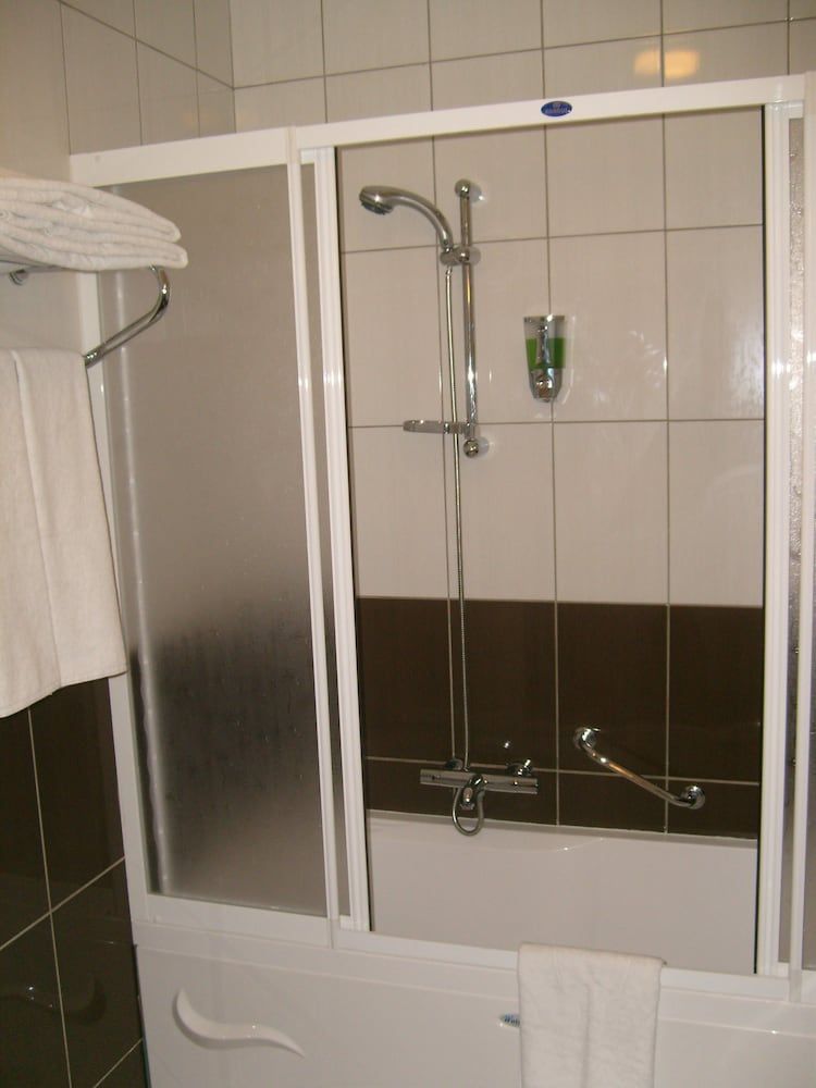 Hotel Prestige Triple Room 5