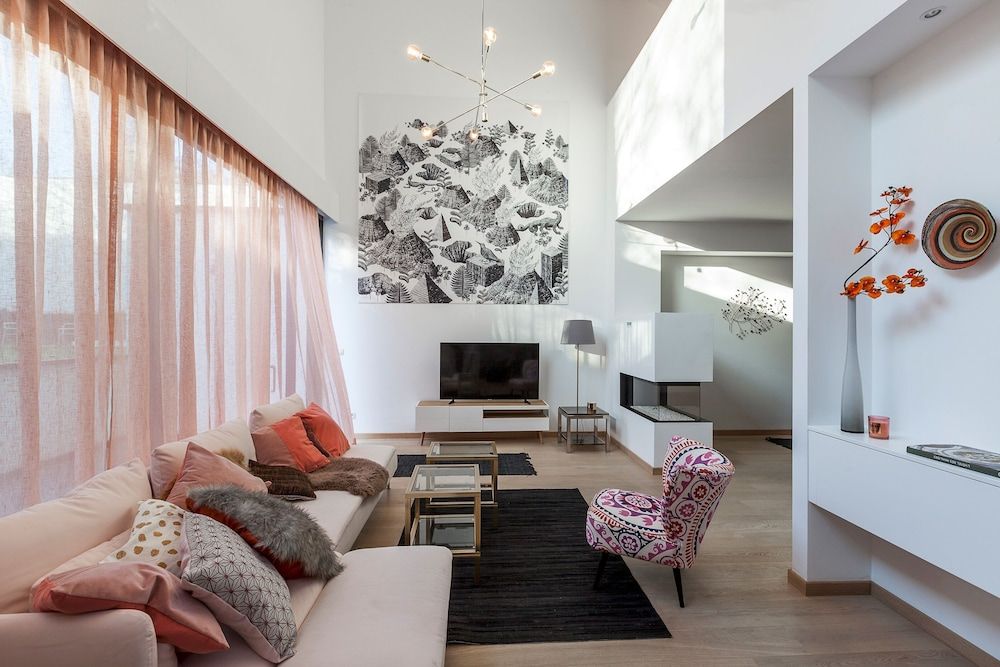 undefined Unit 4 - Spacious Smart Home Triplex Private Garden & Parking