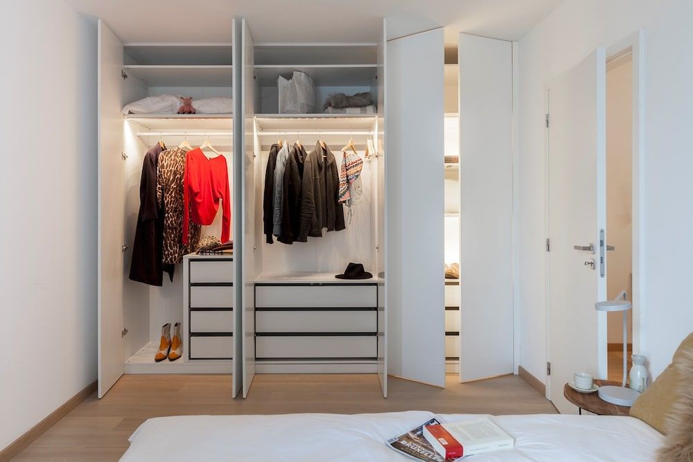 undefined Unit 4 - Spacious Smart Home Triplex Private Garden & Parking 5