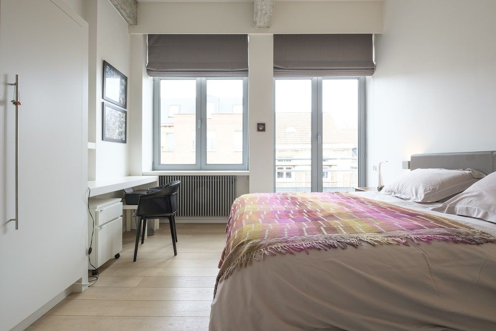 undefined The Monarch 4