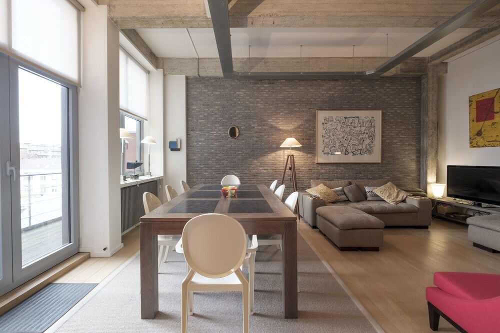 The Monarch Deluxe Apartment 11