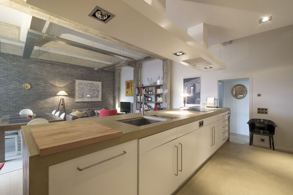 undefined The Monarch 10