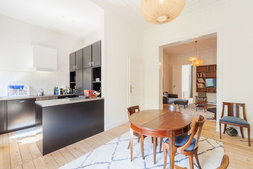 undefined Apartment in Trendy st Gilles 4