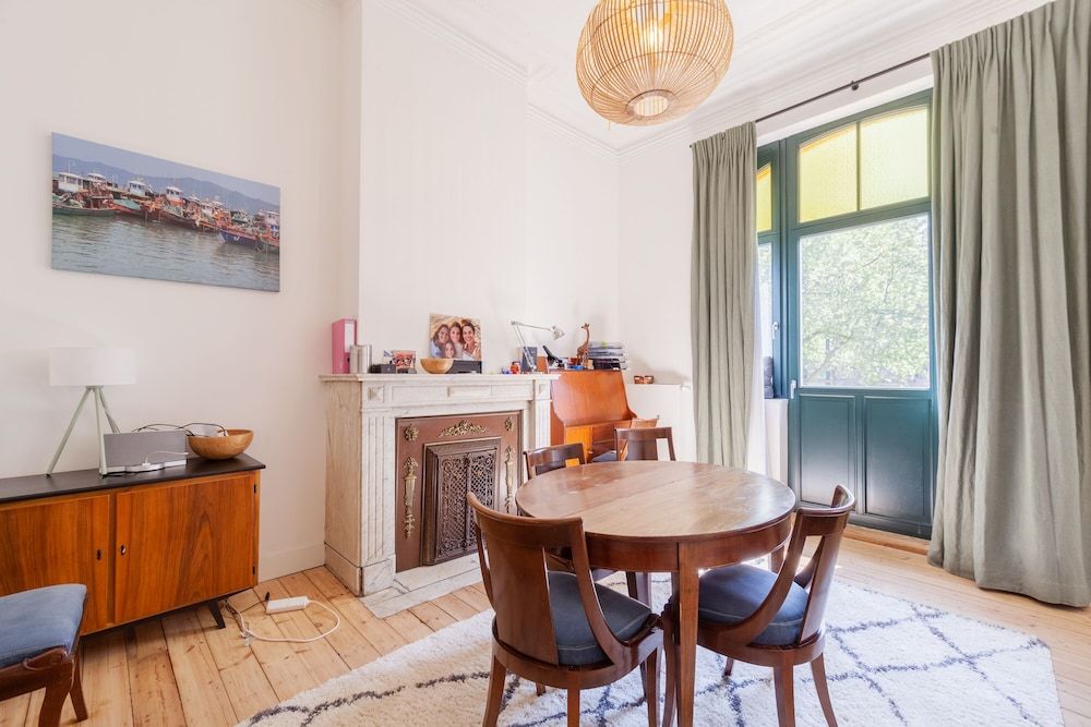 undefined Apartment in Trendy st Gilles 6