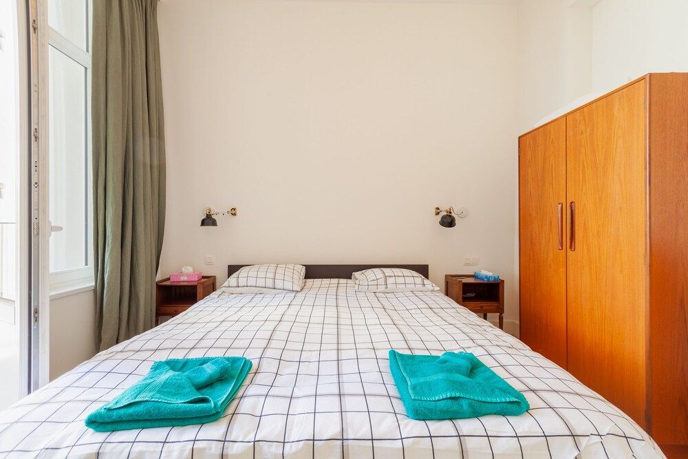 undefined Apartment in Trendy st Gilles 7