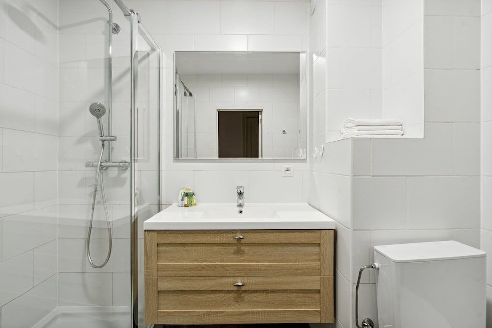 Degroux by Homenhancement Two Bedrooms - 2nd Floor - 425000 4