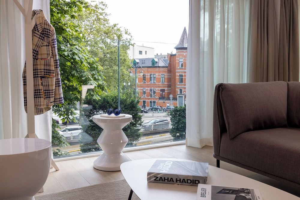 L-Avenue Deluxe Room 6