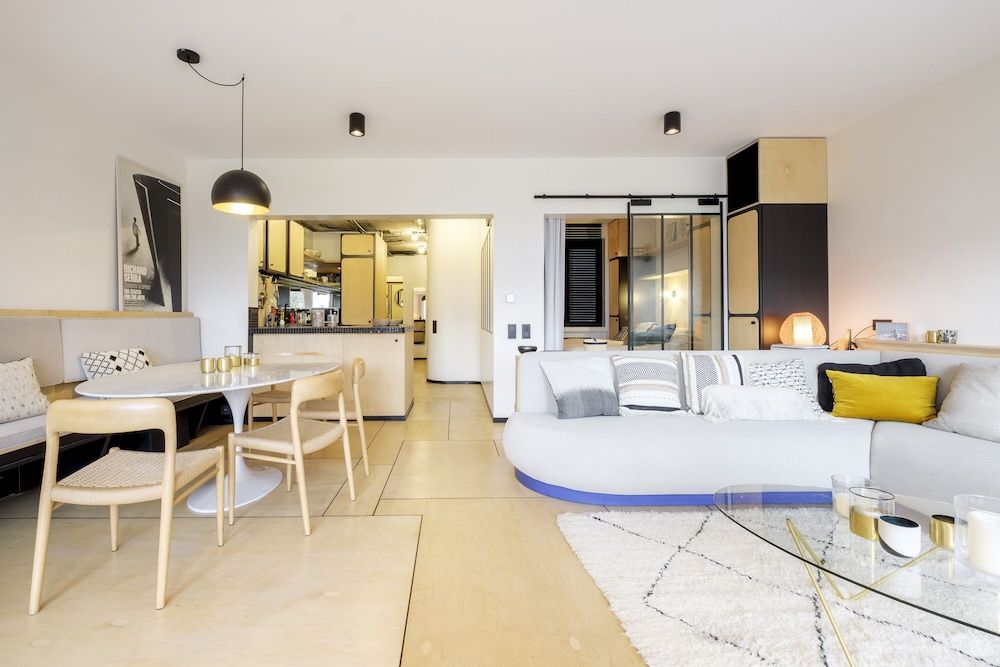 Deluxe Apartment