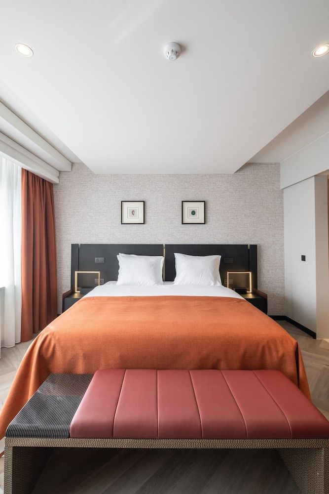 undefined Hyllit Hotel 8