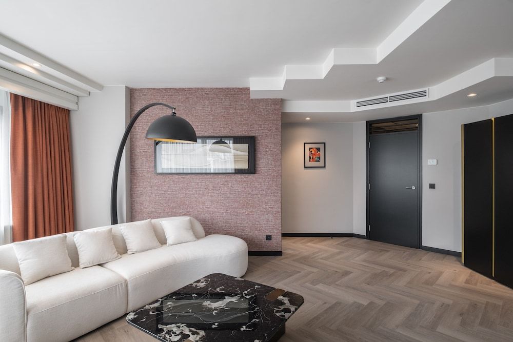 undefined Hyllit Hotel 10