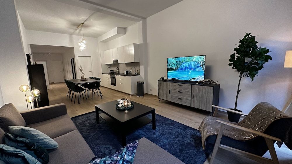 One Lux Stay near Fashion District Deluxe Apartment, 2 Bedrooms 21