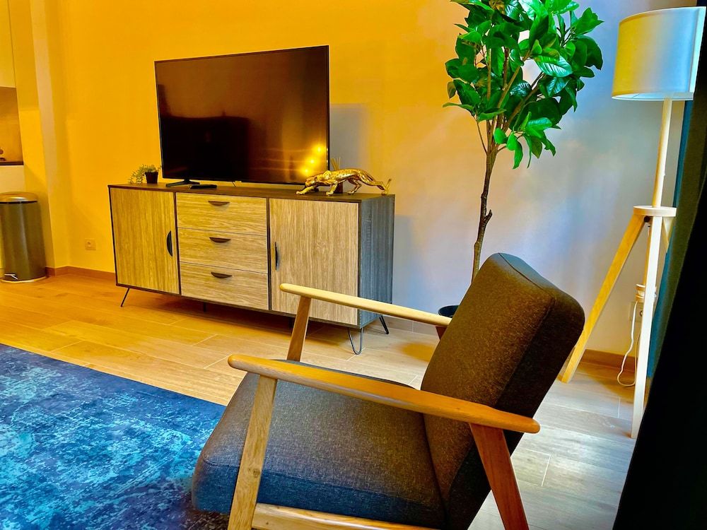 One Lux Stay near Fashion District Deluxe Apartment, 2 Bedrooms 22