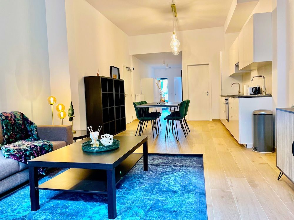 One Lux Stay near Fashion District Deluxe Apartment, 2 Bedrooms 29