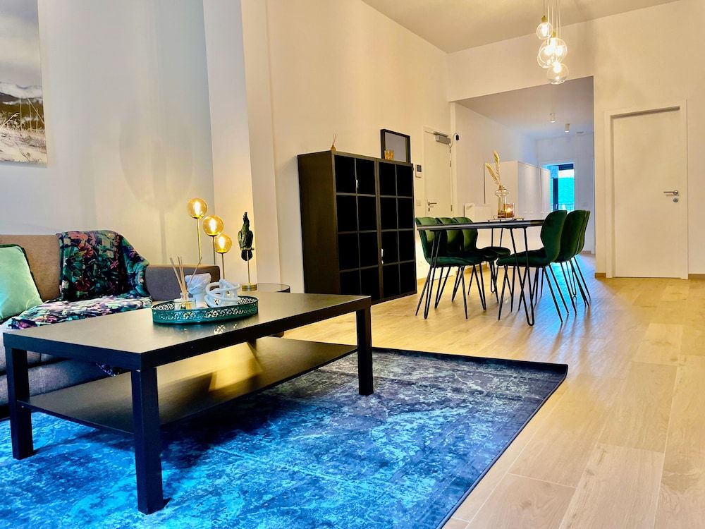 One Lux Stay near Fashion District Deluxe Apartment, 2 Bedrooms 35