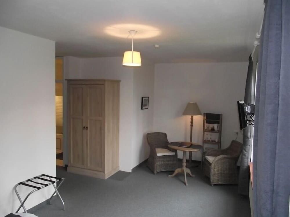 Hotel Hinterland Twin Room