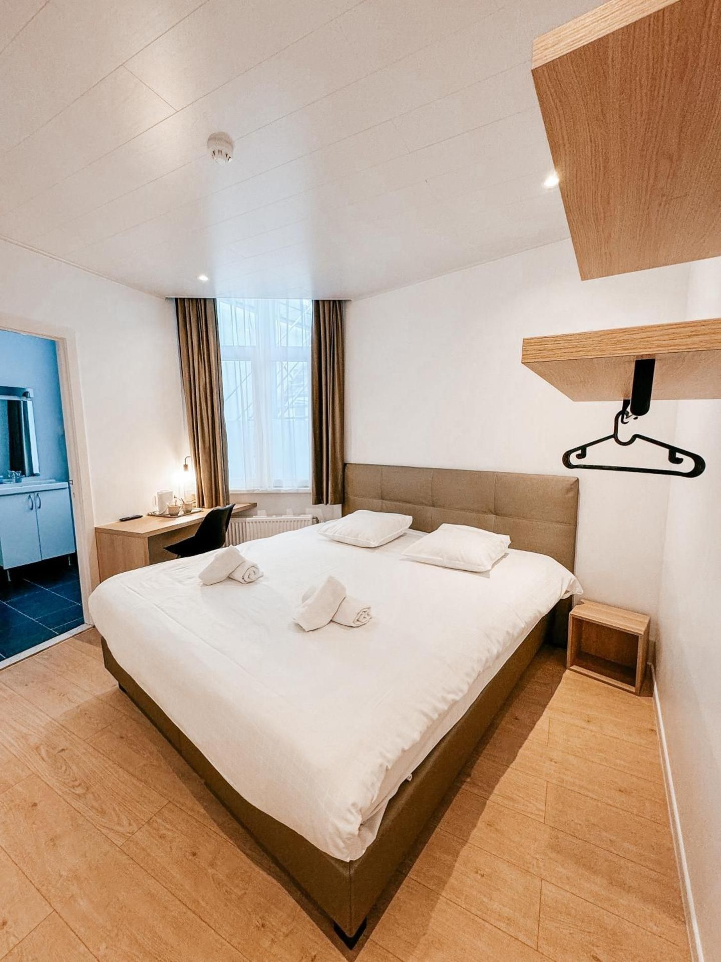 Alpha Hotel